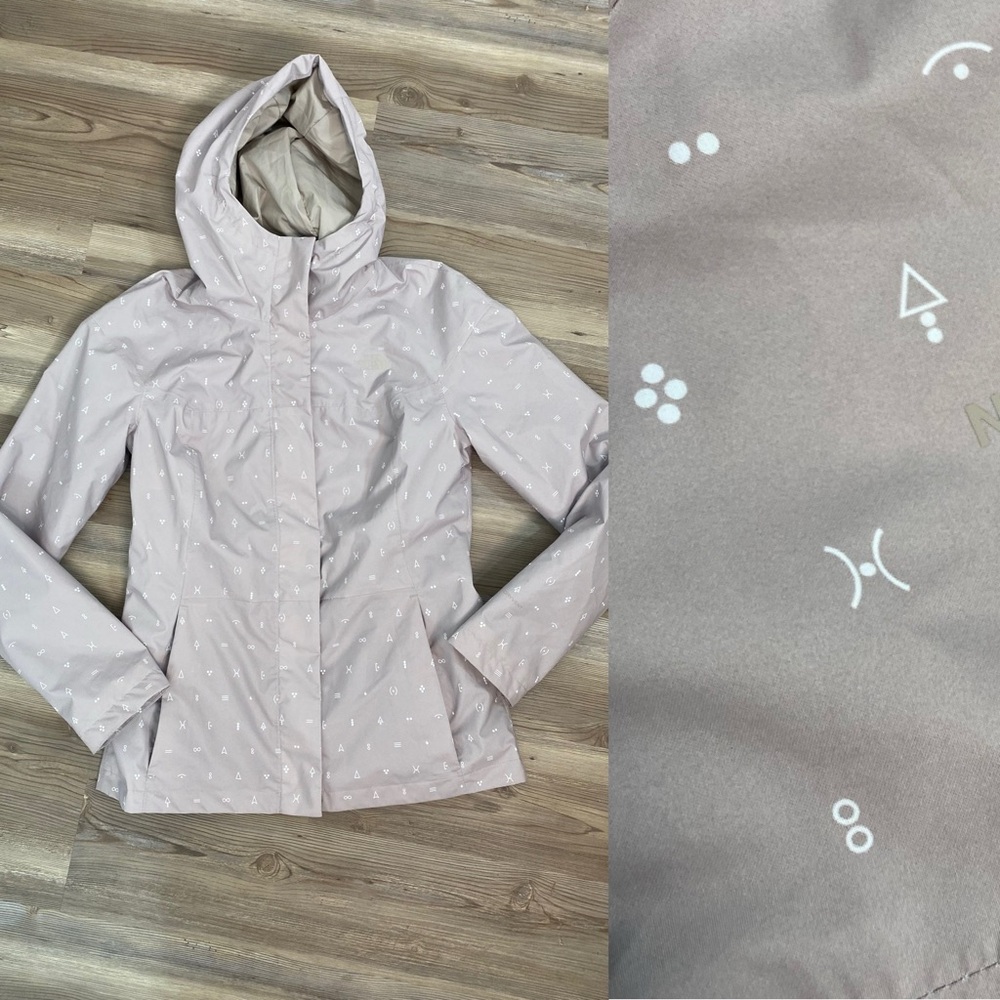 The North Face Women’s S Folding Travel Dry Vent Rain Jacket Geo Print Symbols